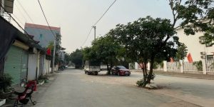 Nhà đẹp ở ngay - Ô tô tránh, mặt công viên, gần cầu Nhật Tân, chỉ 15 phút vào