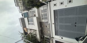 Chuyển về quê Lâm Hạ Long Biên 10 tỷ 60m,sẵn ở luôn