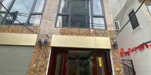 Phố Việt Hưng 8 tỷ thang máy,40m sổ đỏ Long Biên