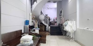 Nhà 1 trệt 2 lầu Nguyễn Thái Bình, Q. Tân Bình đang cho thuê 9tr/ tháng giá sốc