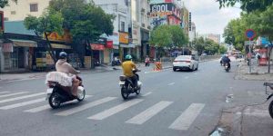 Chủ Định Cư Cần Bán Gấp Nhà Mặt  Tiền  Nuyễn Sơn Kinh Doanh Sầm Uất Tân Phú 6