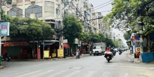 Bán nhà 2 Mặt tiền Đồng Đen - gần Trường Chinh, DT: 10x4,1m, 2 Tầng cũ, giá