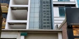Cho thuê nhà NC, 125m2, mt5m, 5T, thông sàn, 100 tr/th. Hoàng Quốc Việt.