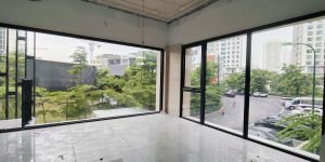CHO THUÊ SÀN VP 95M2  CIPUTRA  ĐỦ PCCC  12 TRIỆU/THÁNG.
