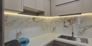 NHÀ MỚI FULL NỘI THẤT – HẺM Ô TÔ – CĂN GÓC 2 MẶT HẺM – GẦN CHỢ XÓM MỚI – 3.38 TỶ