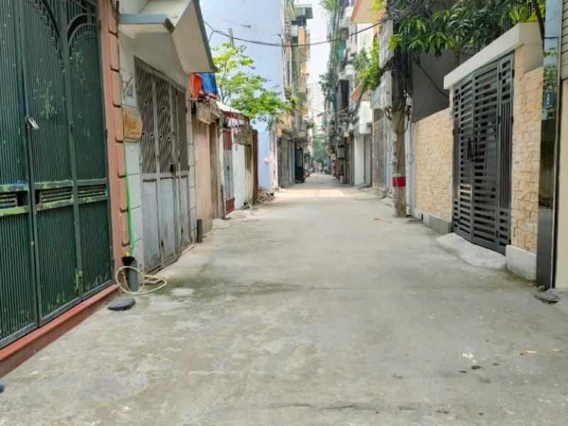 ban-nha-vinh-hung-4-tang-dan-xay-phan-lo-o-to-hoang-mai