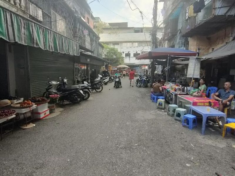 ban-nha-tap-the-bach-mai-tang-1-o-to-tranh-kinh-doanh-hai-ba-trung