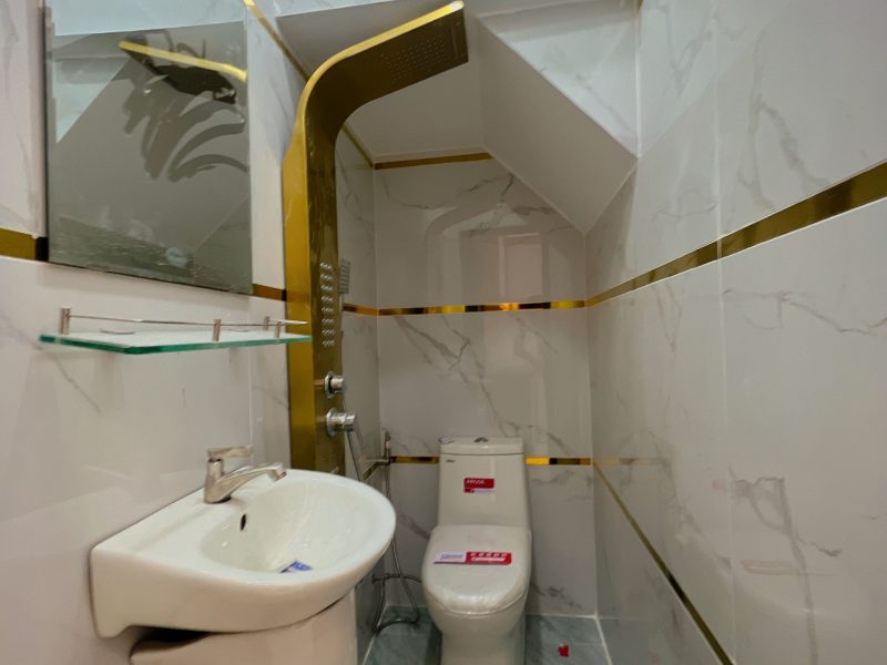 ban-gap-nha-can-goc-dep-dt-86m2-hem-rong-ngay-khu-dan-cu-vinh-loc-gia-2ty180