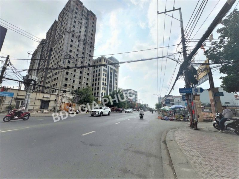 can-goc-mat-tien-1321-huynh-tan-phat-q7-gia-thue-120tr-thang