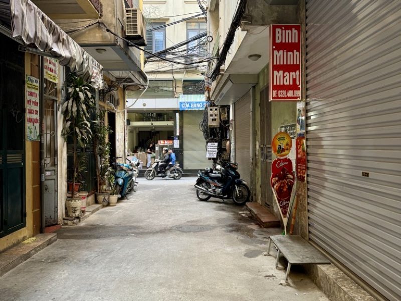 ban-nha-giap-bat-4-tang-long-lanh-o-ngay-2-mat-ngo-thong-hoang-mai