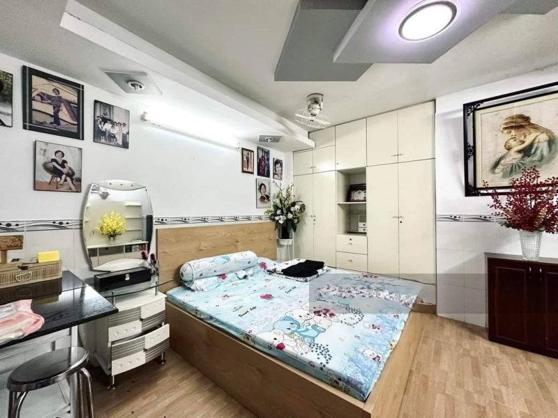 sieu-khan-hiem-5x-15m-nha-hxh-dinh-tien-hoang-q1-5tang-10pn-10wc-18-ty