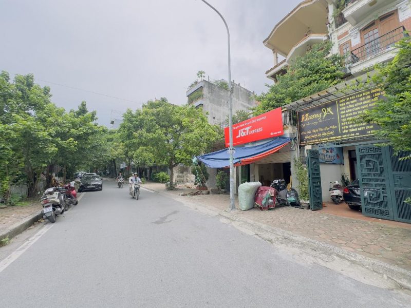 ban-nha-giai-phong-4-tang-phan-lo-via-he-o-to-tranh-dung-do-kinh-doanh-hoang-mai