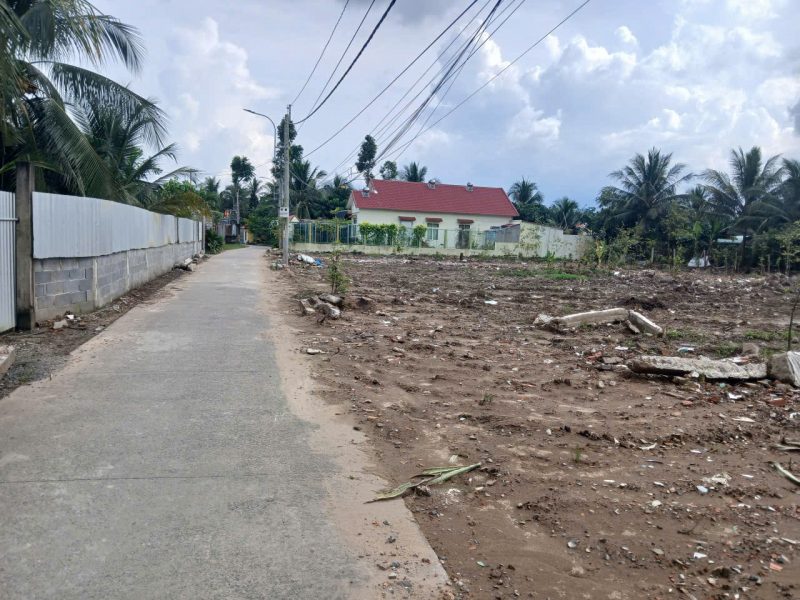 nha-sang-trong-1-tret-1-lau-1-tum-duc-betong-cot-thep-kien-co-ngay-cho-cay-sop-t