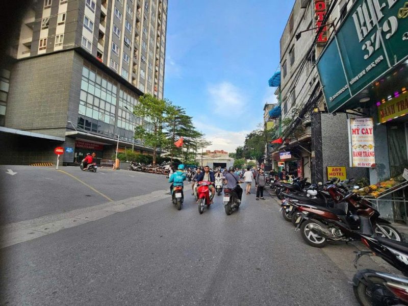 ban-131m-vinh-tuy-tang-nha-2-xe-congtaner-tranh-kinh-doanh-ngay-dem-hai-ba-trung