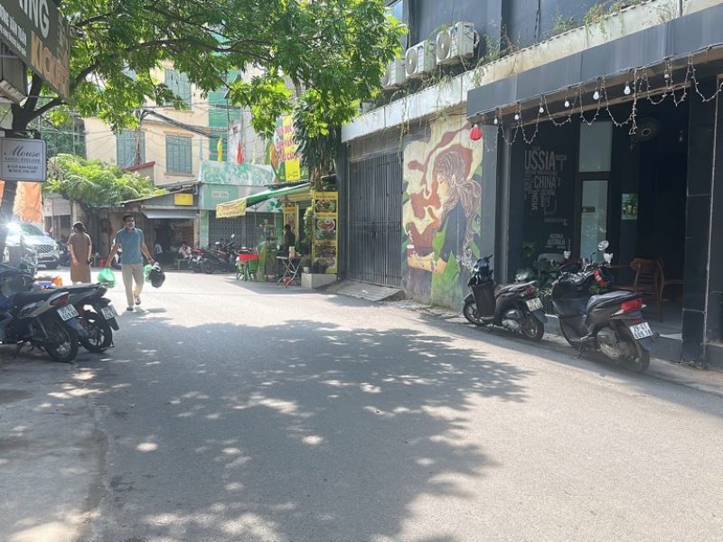 ban-90m-mat-pho-yen-lac-tang-nha-hai-ba-trung