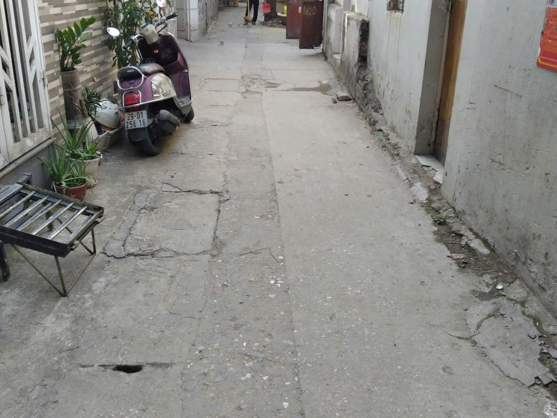 ban-100m-nam-du-tang-nha-gan-o-to-hoang-mai