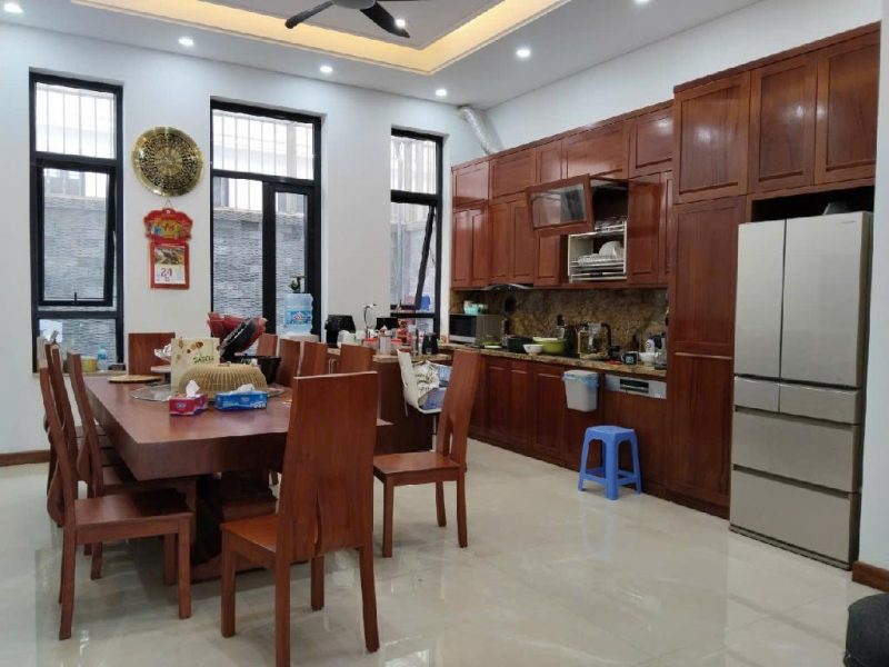 tan-mai-ban-nha-biet-thu-lien-ke-louis-5-tang-thang-may-long-lanh-hoang-mai