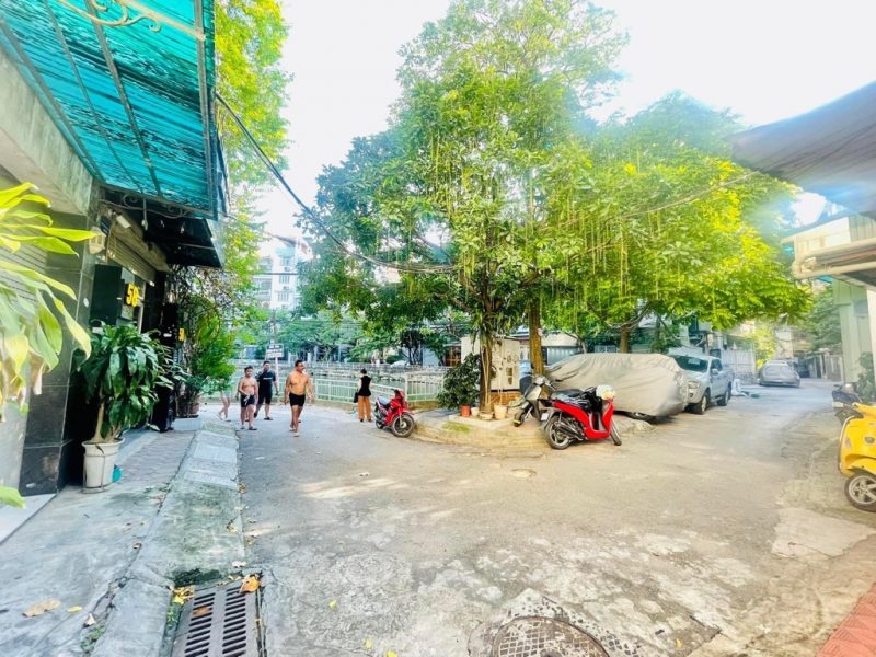 ban-nha-vo-thi-sau-5-tang-o-to-kinh-doanh-view-ho-hai-ba-trung