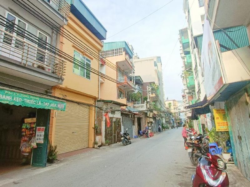 ban-dat-nguyen-chinh-66m-o-to-tranh-kinh-doanh-ngay-dem-hoang-mai