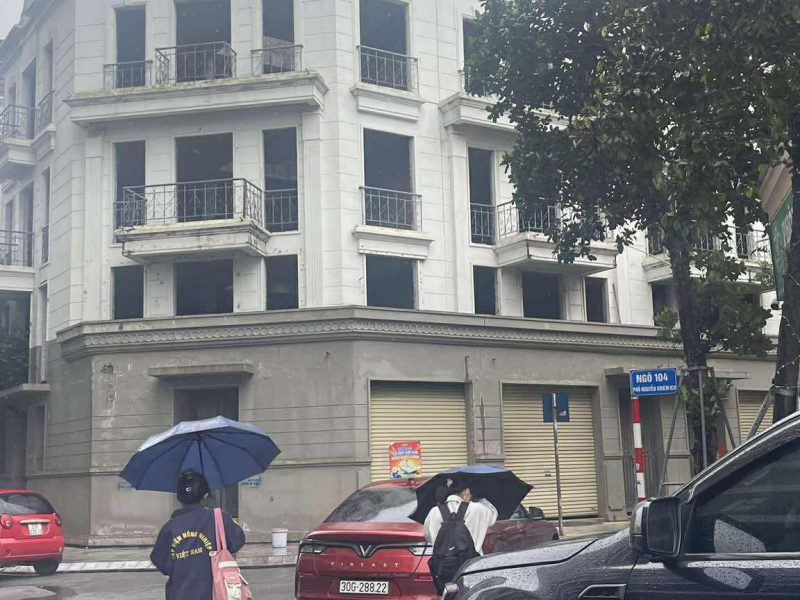chinh-chu-can-ban-can-shophouse-hai-phat-gia-lam-dt-90-m2-gia-21-ty-lh