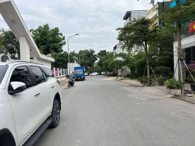 chinh-chu-can-ban-can-shophouse-hai-phat-gia-lam-dt-90-m2-gia-21-ty-lh