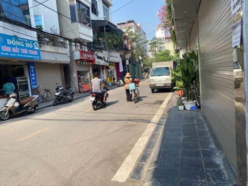 hang-hiem-ngoc-thuy-phan-lo-7-tang-thang-may-nha-moi-7tang-40m2-hon