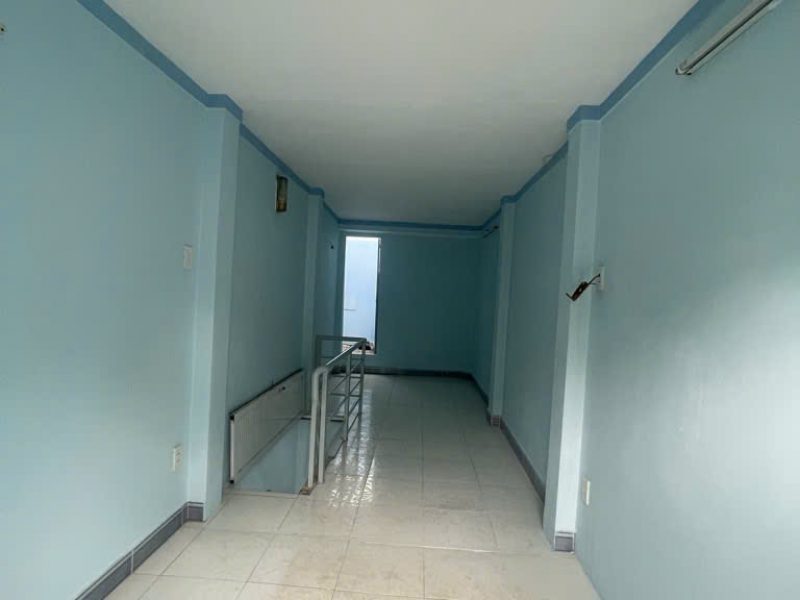 -nha-quan-6-gia-hiem-gan-hau-giang-sat-cho-binh-tay-chi-2-ty-hon