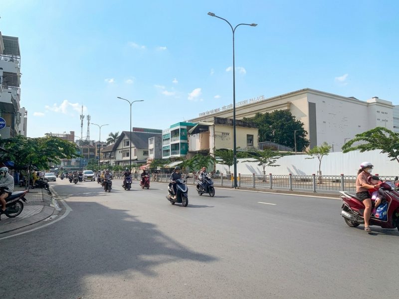 -t2399-mat-tien-lo-goc-duong-30m-khung-kinh-doanh-da-nganh-
