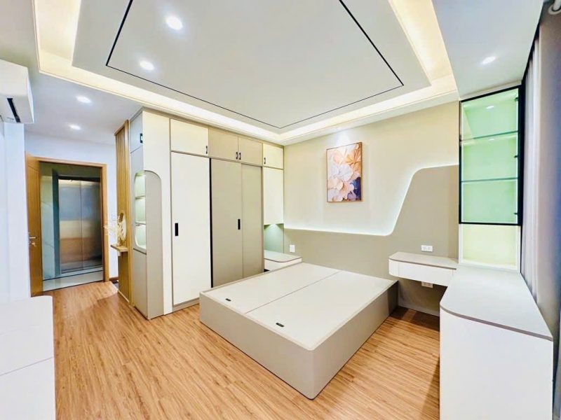 hiem-vo-cung-long-bien-canh-aeon-mall-43m2-x-6-tang-thang-may-full-noi