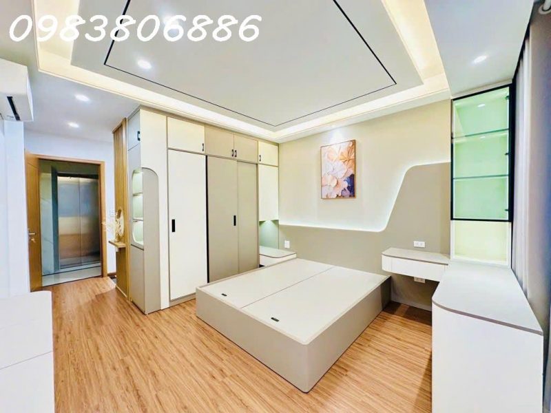 nha-6-tang-pho-nguyen-son-long-bien-40m2-13-ty-thang-may-gara-to-lo-goc