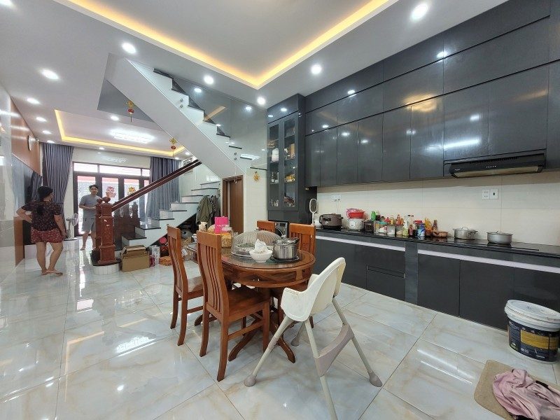 ban-nha-mat-pho-duong-so-13-long-binh-thu-duc-tp-hcm-dt-105m2-4-tang-gia