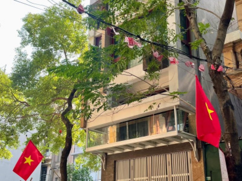 ban-gap-nha-kim-giang-o-to-vao-nha-ngo-thong-kinh-doanh-hiem-gan-the