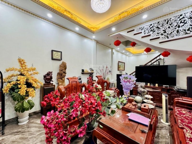 ban-gap-nha-kim-giang-o-to-vao-nha-ngo-thong-kinh-doanh-hiem-gan-the