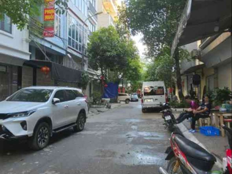ban-nha-thach-ban-11-ty-50m-o-to-so-do-long-bien