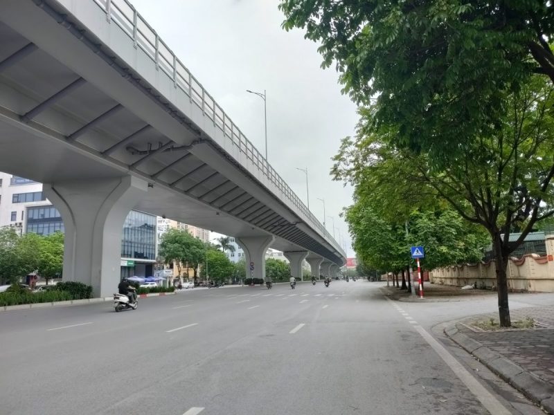 ban-nha-mat-pho-cau-giay-210m2-mt-8m-2-mat-thoang-via-he-da-bong-kinh-doanh
