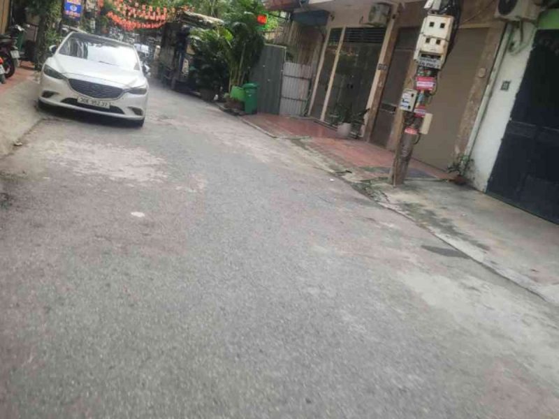 nguyen-van-cu-o-to-lui-cua-9-ty-50m-nha-c4-ban-dat-tang-nha-long-bien
