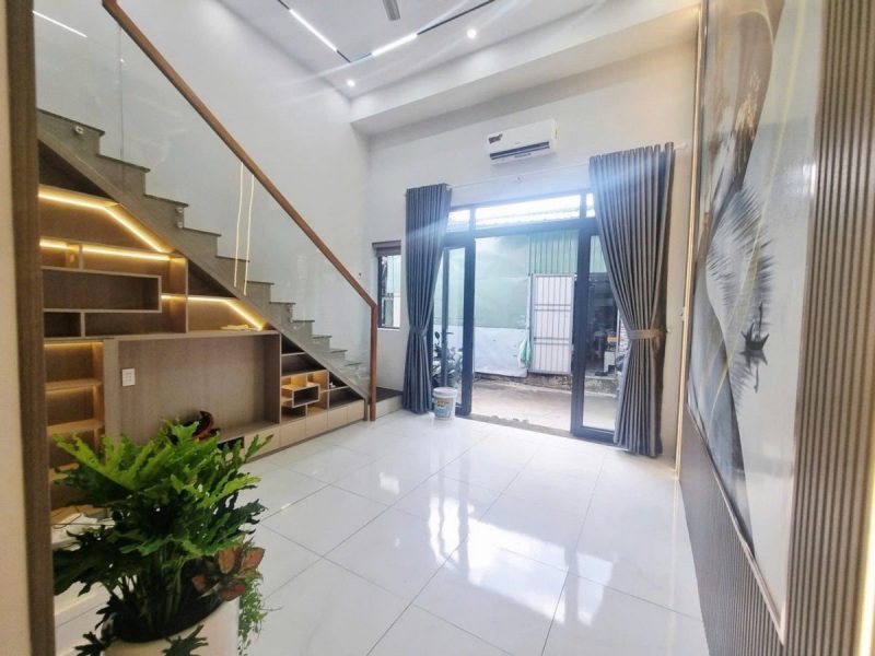 hang-hiem-phan-van-hon-hem-xe-hoi-nha-dep-45m-nhinh-4-ty