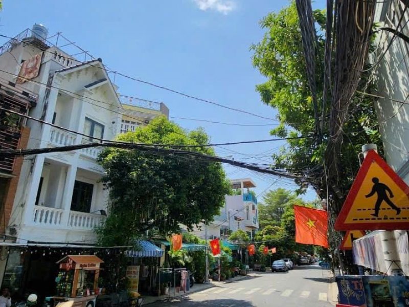 ban-gap-nha-mat-tien-duong-so-2-phuong-tan-quy-quan-7
