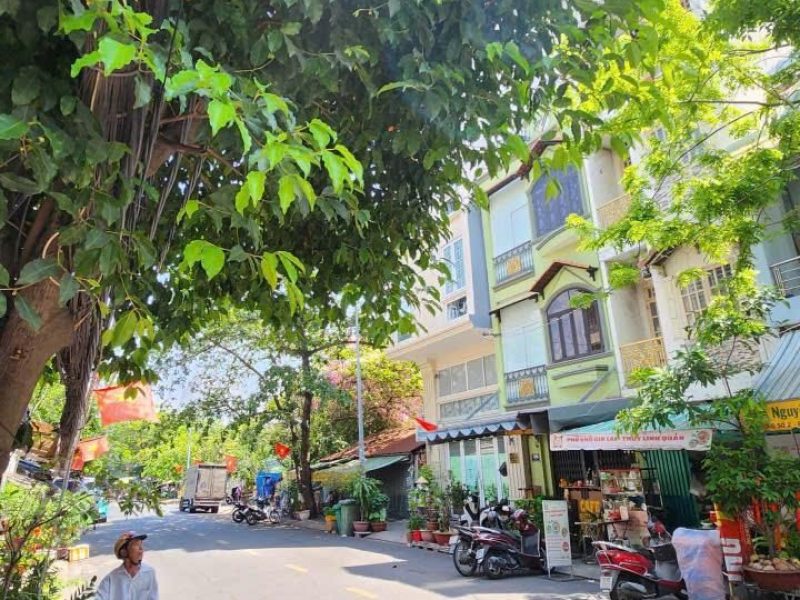 ban-gap-nha-mat-tien-duong-so-2-phuong-tan-quy-quan-7