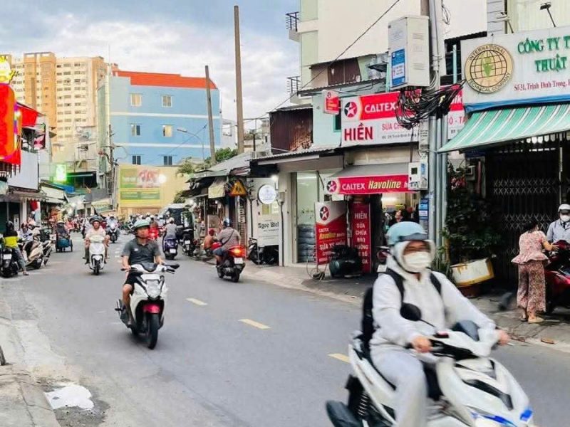 ban-nha-mat-tien-nguyen-cong-hoan-giao-phan-xich-long-4-5x30m-3-tang-ha