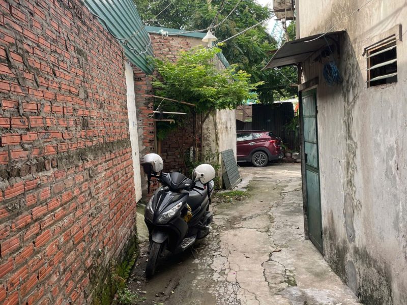 -ban-dat-tang-2-nha-cap-4-co-dong-tien-san-dong-ngac-ha-noi