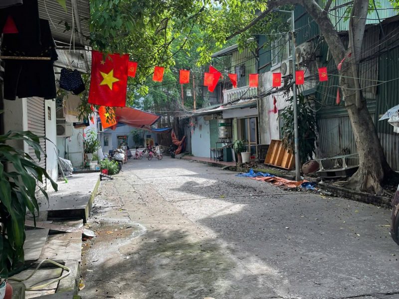 -ban-dat-tang-2-nha-cap-4-co-dong-tien-san-dong-ngac-ha-noi