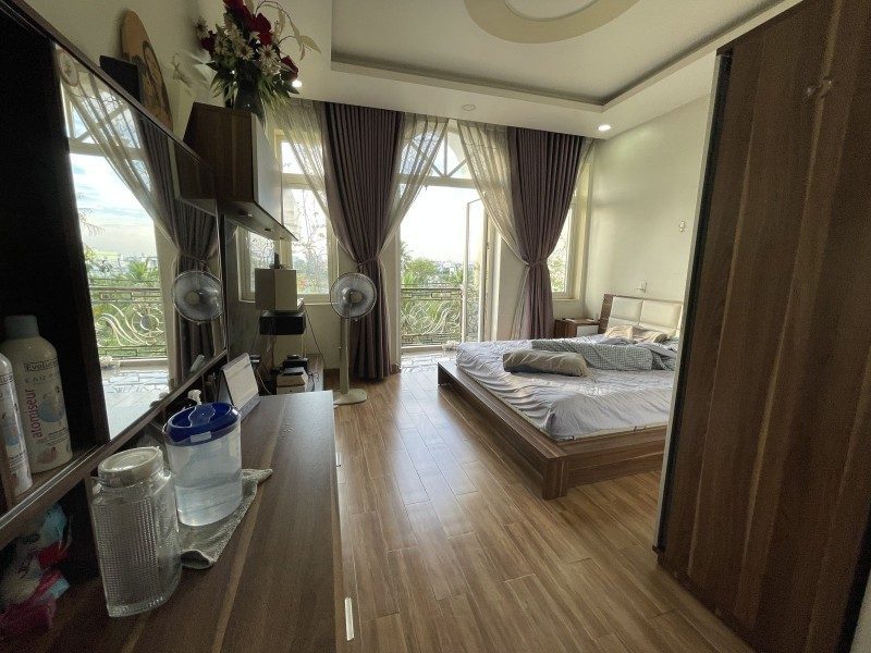 ban-nha-duong-so-11-truong-tho-thu-duc-tp-hcm-dt-90m2-4-tang-shr-gia