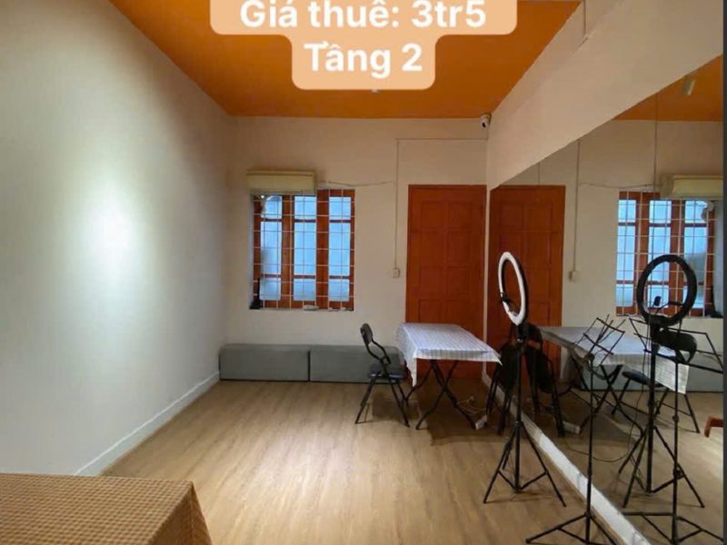 cho-thue-phong-ket-hop-o-day-hoc-studio-livestream-tai-truong-chinh-