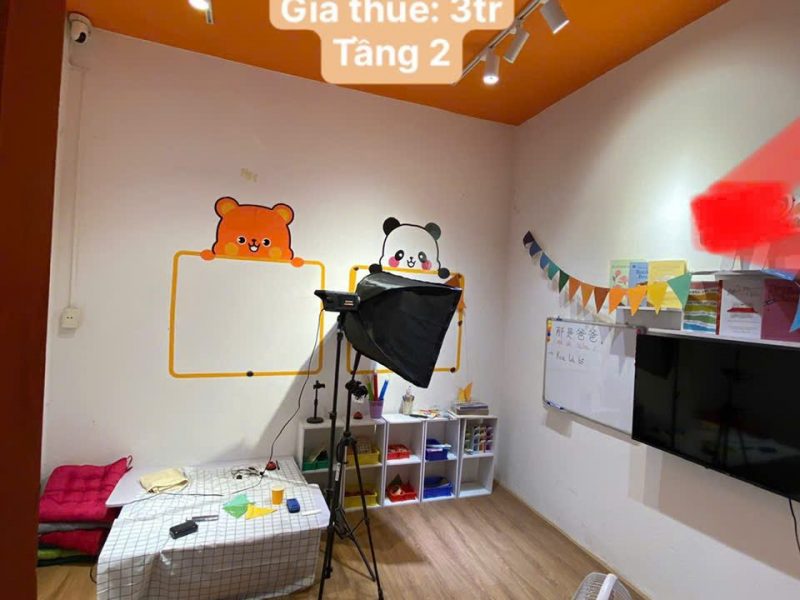 cho-thue-phong-ket-hop-o-day-hoc-studio-livestream-tai-truong-chinh-