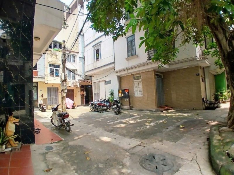 chinh-chu-can-tien-ban-gap-nha-pho-mac-thi-buoi-hai-ba-trung-ha-noi