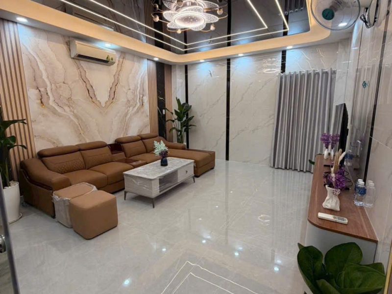 -sieu-pham-binh-tan-giap-tan-phu-hem-xe-hoi-7-cho-ngu-trong-nha-6pn-6wc