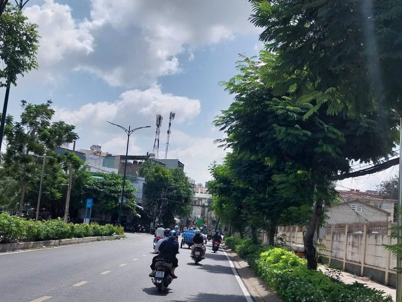 hang-hot-quan-8-30-m-ra-duong-hung-phu-50-m2-gia-chi-4-6-ty