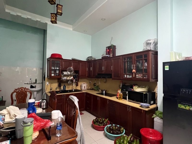 ban-nha-hem-8m-thong-kenh-tan-hoa-tan-phu-80m2-4-tang-dong-tien-300tr-nam