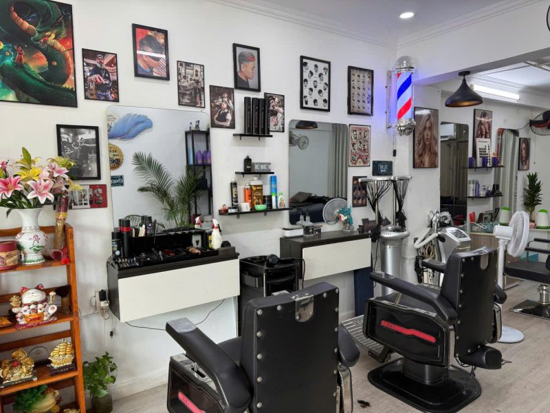 sang-nhuong-salon-toc-dang-hoat-dong-trung-tam-quan-tan-phu